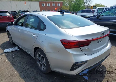 2021 Kia Forte Lxs из США, поврежденный, VIN 3KPF24AD2ME333097